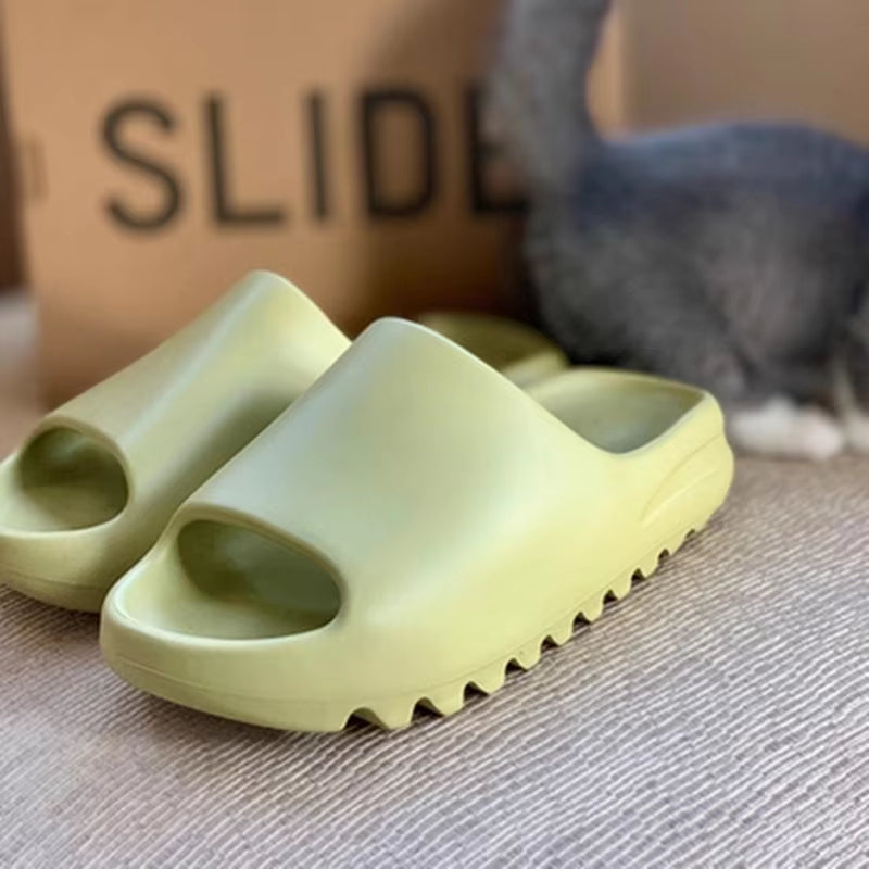 2026 Thick Sole Slippers Men Women Soft Bottom Indoor Home Slides Sandals Light Beach Shoes for Men Platform Slippers Flip Flops