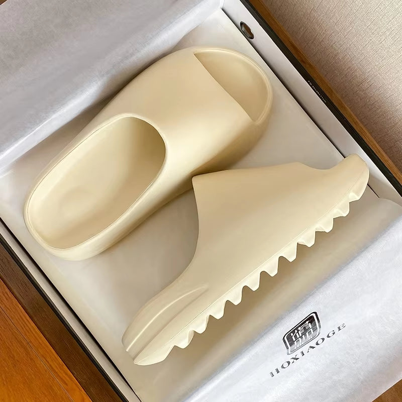 2026 Thick Sole Slippers Men Women Soft Bottom Indoor Home Slides Sandals Light Beach Shoes for Men Platform Slippers Flip Flops