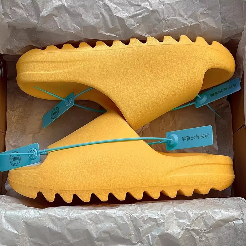 2026 Thick Sole Slippers Men Women Soft Bottom Indoor Home Slides Sandals Light Beach Shoes for Men Platform Slippers Flip Flops